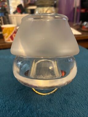 Sterno Chatterly Frosted Candle Lamp 015